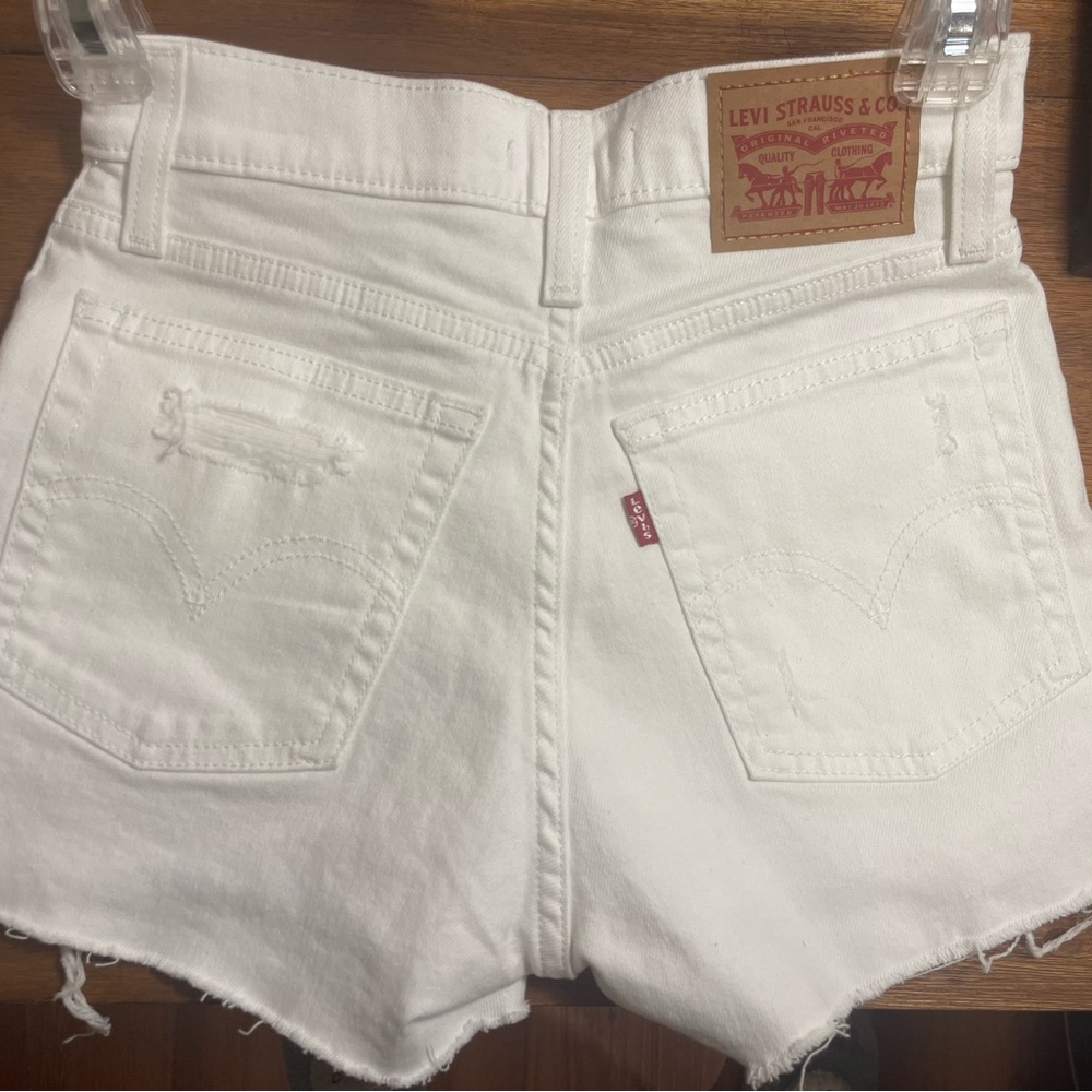 High rise Levi's Women's White Denim Shorts
